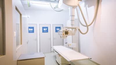 Röntgen im Untersuchungsraum im Diagnosezentrum Frühwald